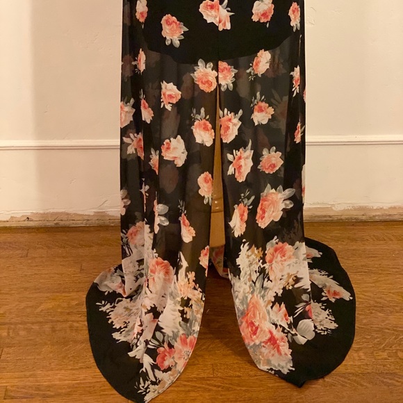 Sexy Backless Black and Rose Maxi Boho Dress, size 6 - Picture 8 of 9